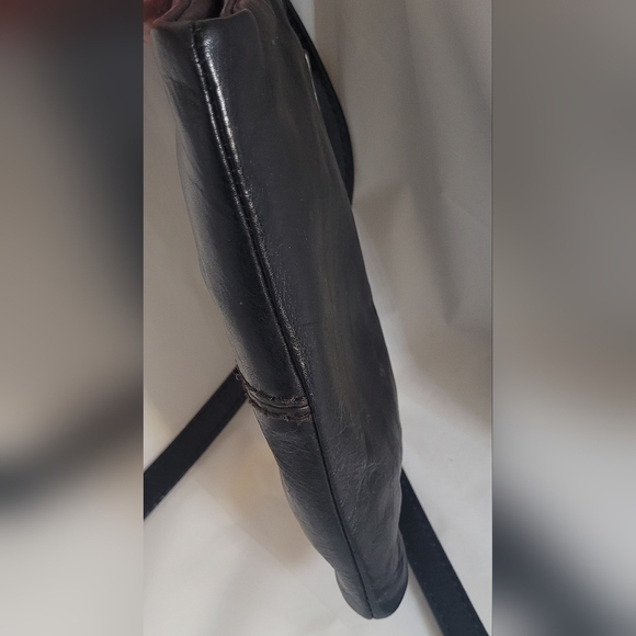 Euc Antonio Melani leather crossbody bag. - Picture 10 of 13